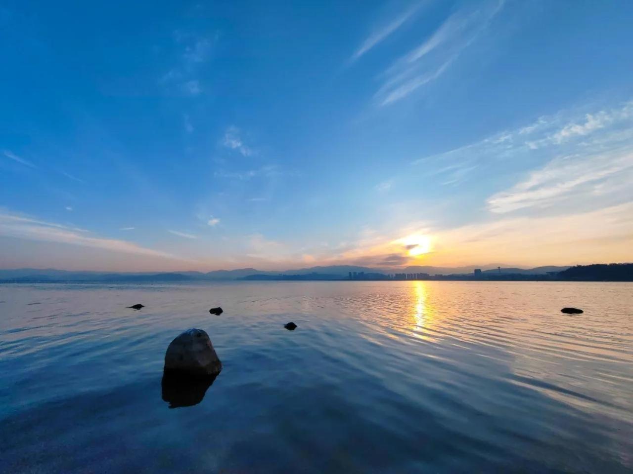 Dali Nest Secret Garden Lake View Inn 외부 사진